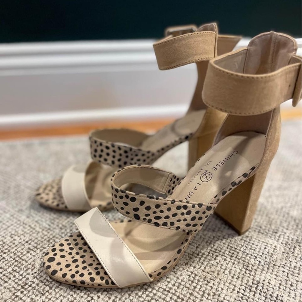 *New* Size 7 Chinese Laundry Polka Dot Strap Sandal w/Chunky Heel